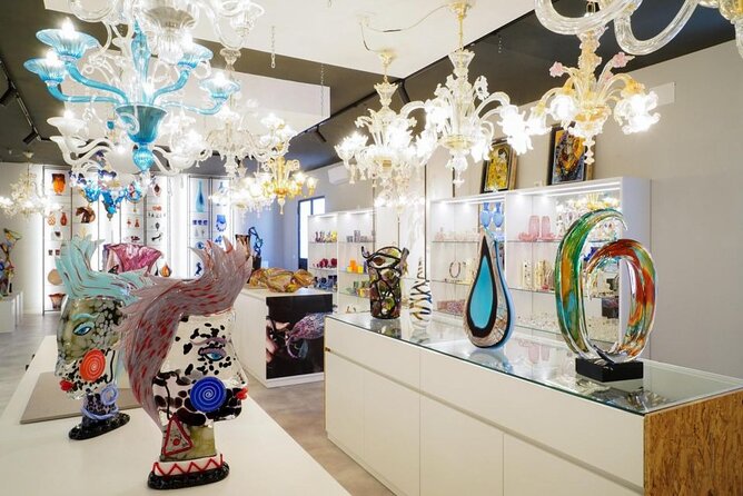 Glass Blowing Show Visit Murano Glass Factory and Showroom OMG - Language, ticket details, and how to avoid surprises