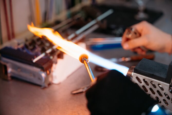 Glassworking Experience with Alessandro Boscolo - A 90-minute Murano glass class that actually teaches the craft