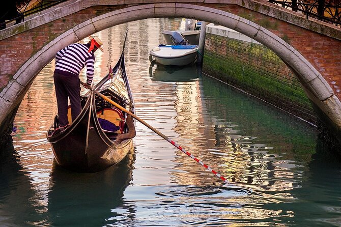 Gondola Ride and St Mark's Basilica - The 3:00pm shared gondola ride: Canal Grande views from the water