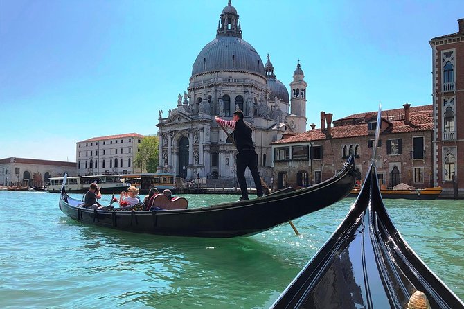 Gondola Ride and St Mark's Basilica Tour - Meeting at Calle Larga Ascensione: where crowds and instructions collide