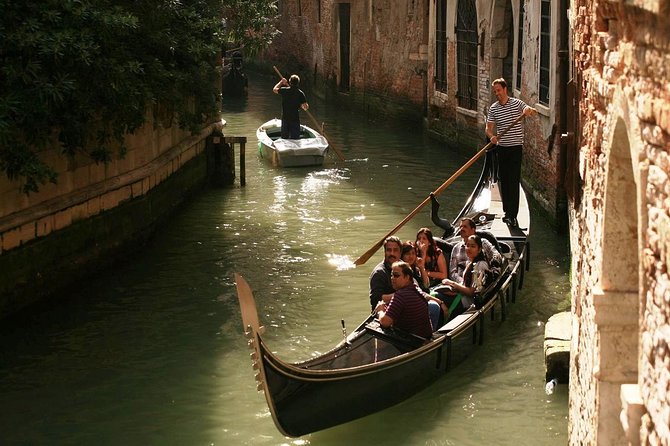 Gondola Ride and St Mark's Basilica Tour - From St Mark’s to La Fenice: how the gondola segment really plays