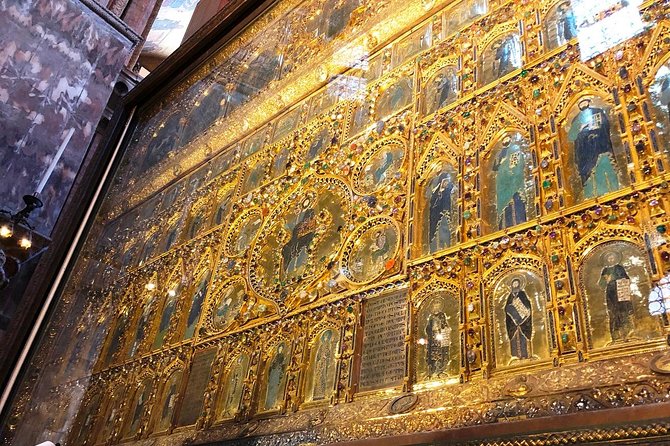 Gondola Ride and St Mark's Basilica Tour - Shared gondola logistics: radios, seating, and why the group can feel chaotic