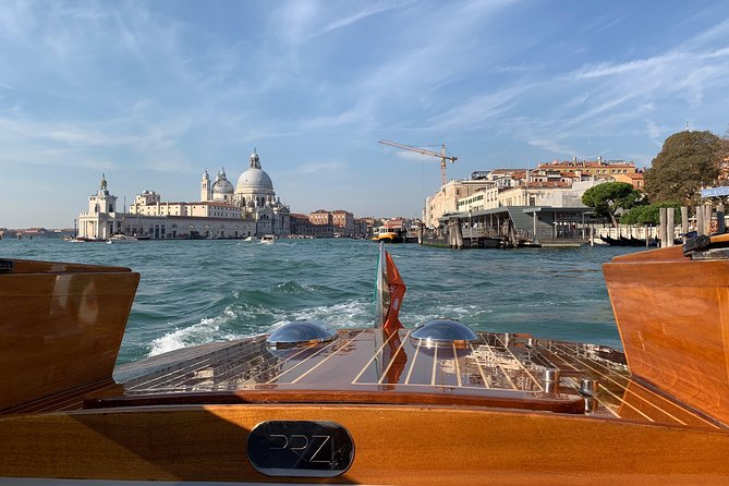 Grand Canal Boat Private Tour: Murano and Burano 4 hrs - St Mark’s Square return and how the drop-off helps