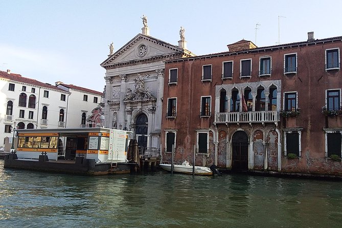 Grand Canal boat tour and Murano glass experience with Hotel pick up - Hotel pickup to the Rialto view: how the Grand Canal part works