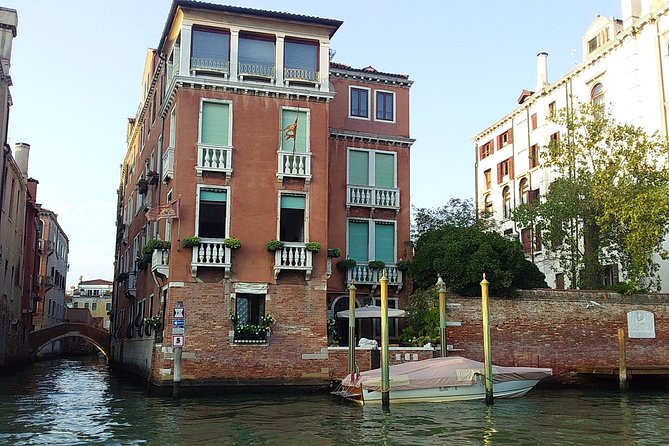 Grand Canal boat tour and Murano glass experience with Hotel pick up - Glass blowing plus the showroom: what to expect and how to shop smart