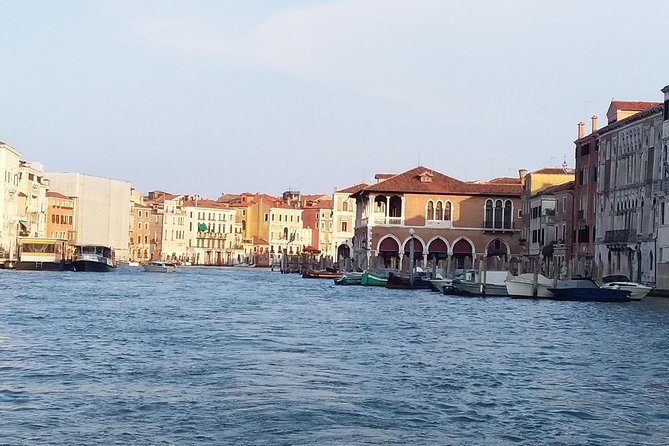 Grand Canal boat tour and Murano glass experience with Hotel pick up - Who this tour suits best, and where to be cautious