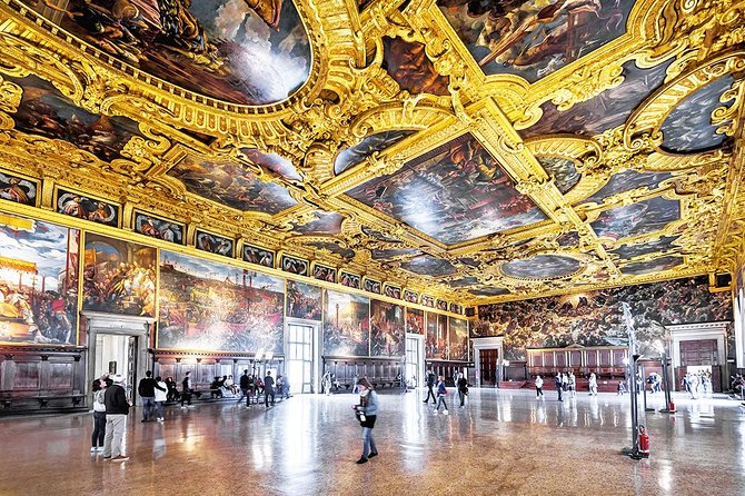 Great Venice St Mark's Square & Doge's Palace Guided Tour for Kids & Families - Doge’s Palace rooms you will actually recognize on the walk