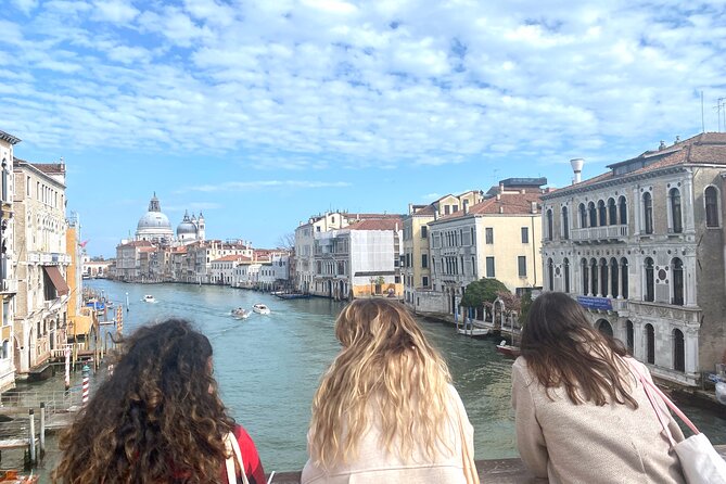 Guided Venice Street Food Tour and City Sightseeing - Guides make the tour, and the names you might meet