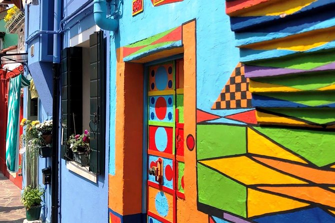 Half-Day Motorboat Cruise to Venice Lagoon Islands Murano and Burano - Burano on your own: lace, pastel streets, and a lunch break you control