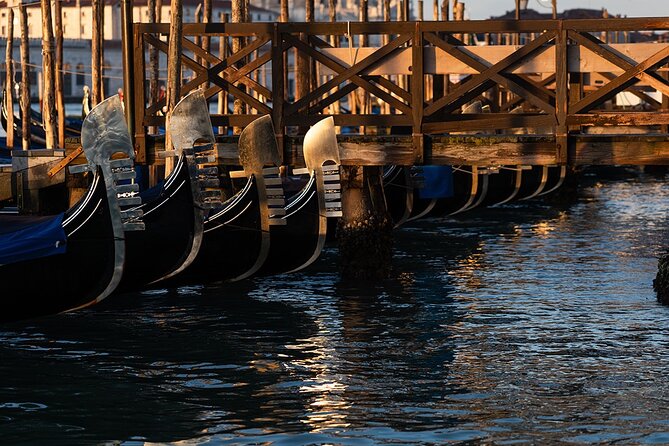 Hidden Venice Photo Tour with your phone! - Choosing the right time window: three photo tour options