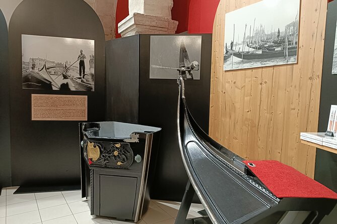History Gallery: Venice in the Past 3D Experience - VR gondola ride on the Grand Canal to the 1700s
