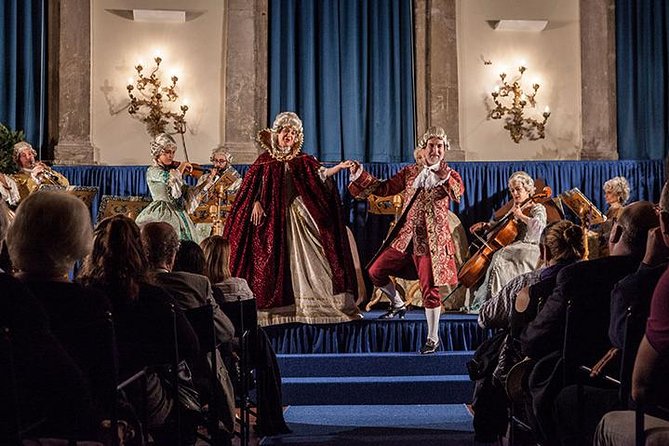 I Musici Veneziani Vivaldi's Four Seasons and Tenor arias - The performers and costumes: festive, not stiff
