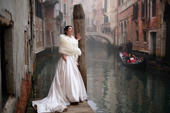 Iconic Photos and Adventure in Venice - Santa Croce: oldest quarter streets and less crowded photo opportunities