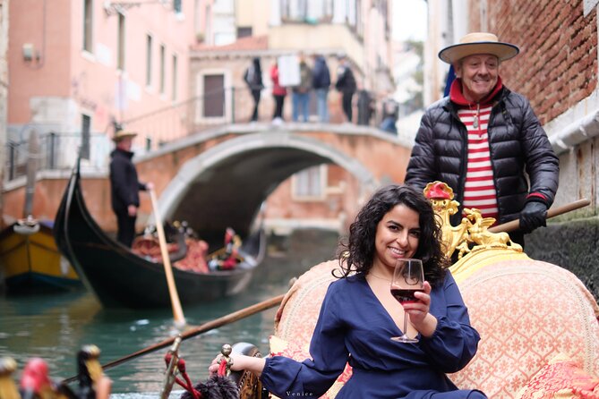 Iconic Photos and Adventure in Venice - Piazza San Marco: the big square in a controlled time box