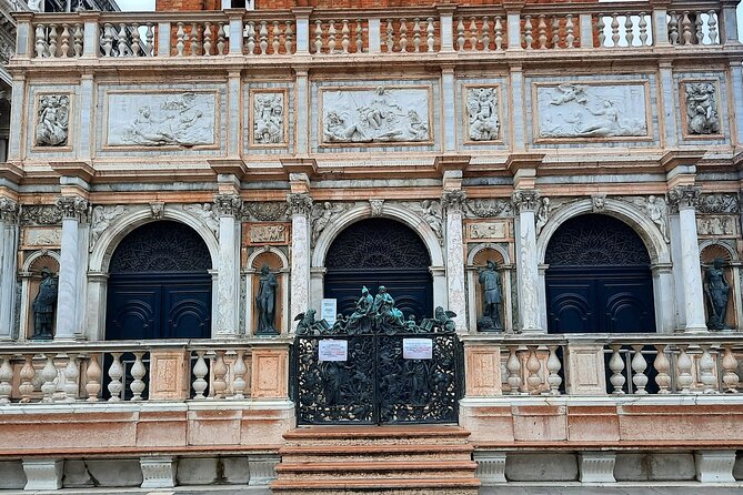 In and Around St. Mark‘s Square: A Self-Guided Audio Tour - Ornate Arches, Bridges of Sighs, and Ponte della Paglia
