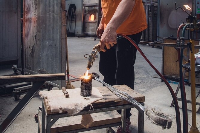 In-depth Guided Tour in a Real Murano Glass Factory - Key things you will notice on this Wave Murano Glass tour