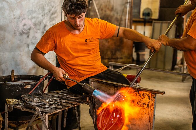 In-depth Guided Tour in a Real Murano Glass Factory - Practical meeting point tips so you do not waste time