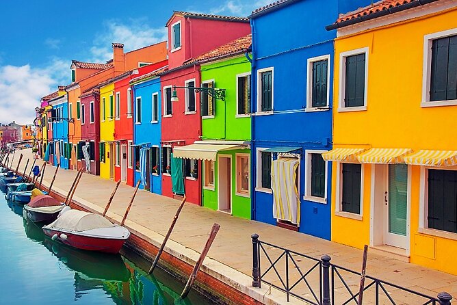 Island Hopping Tour: Mazzorbo, Burano and Murano - San Martino alleys and the leaning bell tower viewpoint