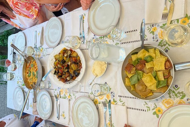 Italian Cooking Class in Rosa's colorful home - Prosecco Welcome, Apron On, and the 3.25-Hour Rhythm