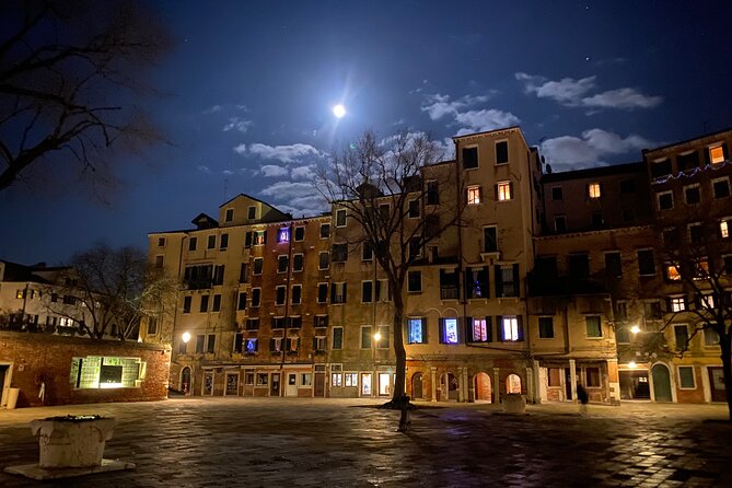 Jewish Ghetto Heritage and Rituals in Venice - Start at Ba Ghetto Ristorante Kosher, then walk into a living neighborhood