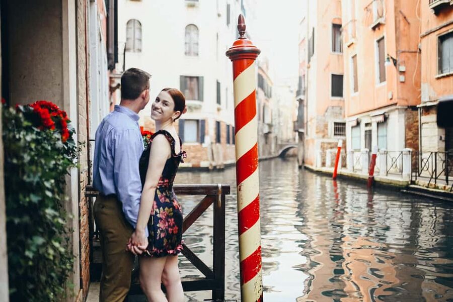 LAND & GONDOLA PHOTOSHOOTING - The Gondola Photoshoot: Private Time, Not Just a Ride