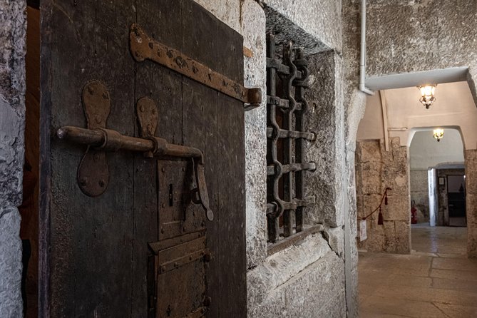 Lords of the Night Prisons Palace: Cells & Torture Tools Visit - Inside the Museum: Circolo Artistico and the Riva Degli Schiavoni Setting