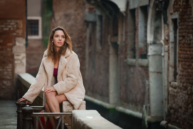 Luxurious Photoshoot in Venice - Price and value: $362.81 for up to 5 people
