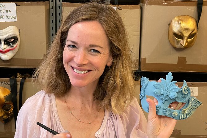 Make a Venetian Mask and Craft your Imagination - Baroque Technique: Turning a Paper Base Into Real Venice Style