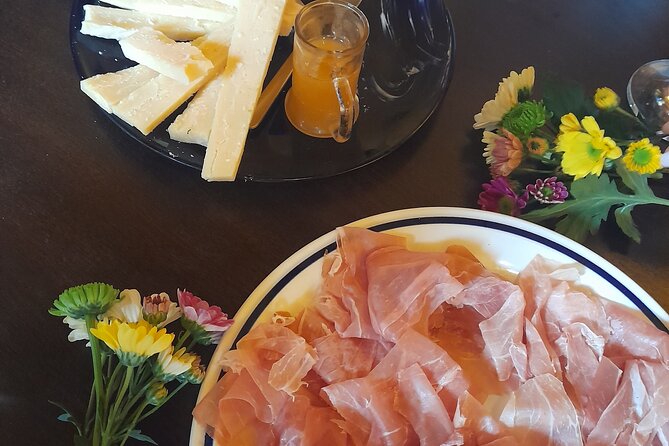 Market Tour and Cooking Class with a Venetian Sailor - The cooking class in an antique home, where it feels like family