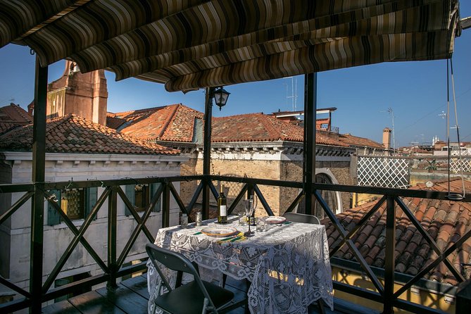 Market Tour and Dining at a Local's Home in Venice - Logistics that matter: meeting point, transportation, and timing