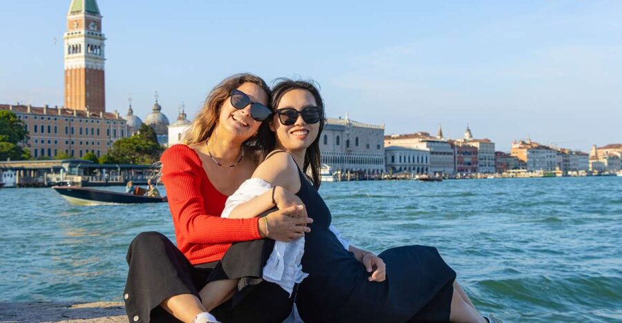 Masked Magic: A Venice Carnaval Photoshoot Experience - How the Photoshoot Works on the Ground
