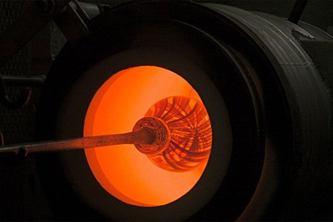 Molten glass magic - Glassblowing class - PRIVATE - Cooling time, the showroom visit, and the take-home question