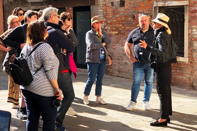 Morning Walking Tour of Venice with Gondola Ride - Morning Start: why 9:00 am works in Venice