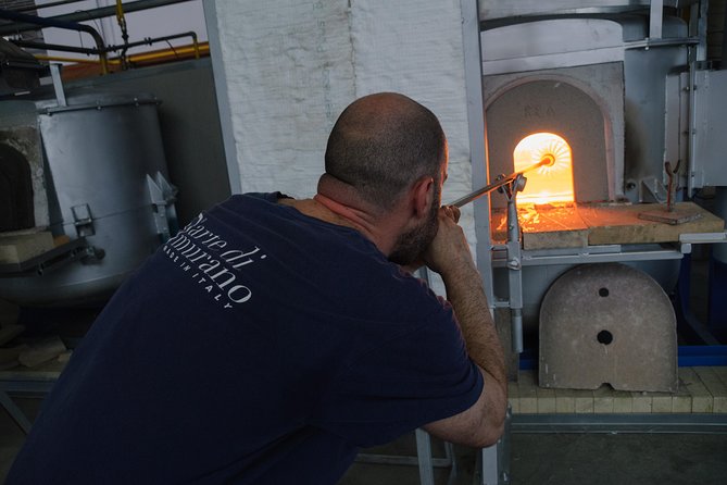Murano Art: Glass factory tour - Inside the glass factory: what you actually see