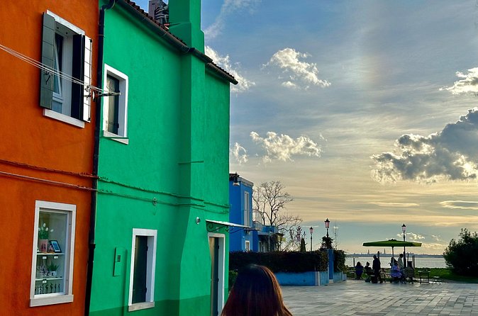 Murano : Boat Tour, Glassworks and Blow moulding Demonstration - If Burano is included on your day, use it for price checks and quick treats