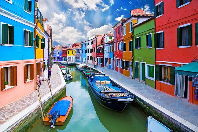 Murano, Burano and Torcello Half-Day Sightseeing Tour - Murano glassblowing: what to expect and how to shop smart