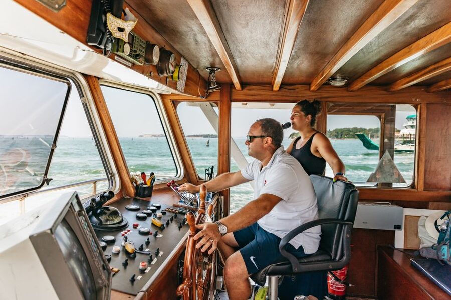 Murano & Burano: Boat Tour with Guide & Glass Factory Visit - Starting in Venice: San Marco or the Railway Station