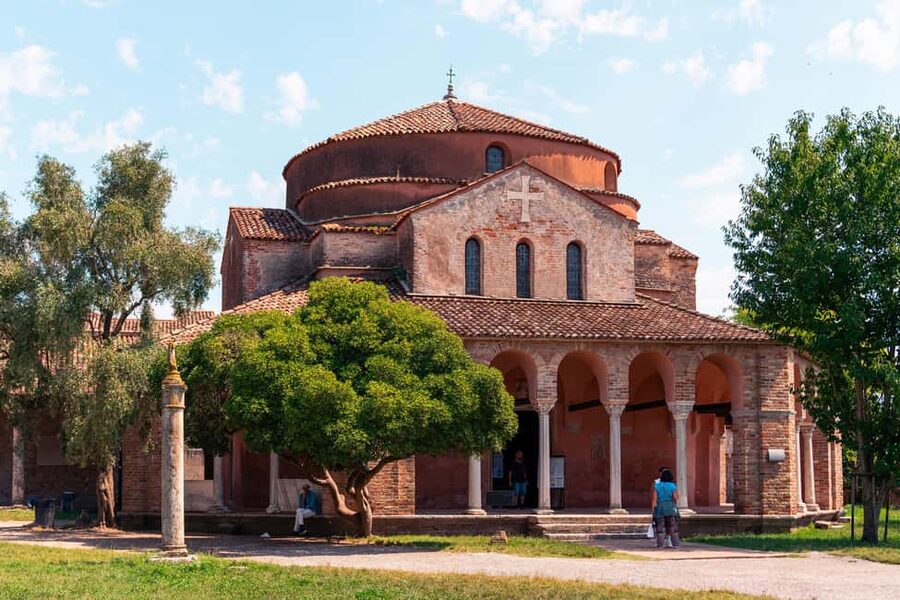 Murano, Burano, Torcello: Tour with Guide & Glass Factory - Murano Glassmaking: The Factory Stop and the Hour to Wander