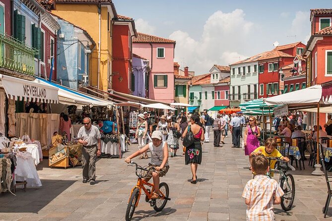 Murano, Burano & Torcello: Venetian Island Highlights - Burano’s painted houses, lace-making, and a quick local dessert break