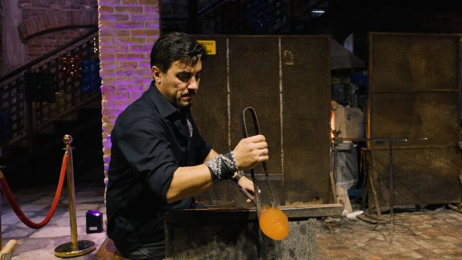 Murano: Glass Blowing Demonstration with Optional Drinks - Should you book the Murano glass-blowing demonstration at Santa Chiara?