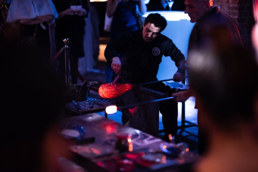 Murano: Glass Blowing Demonstration with Optional Drinks - Optional drinks at the don Giovanni bar