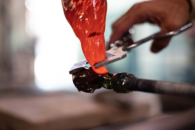 Murano Glass Factory Experience: A Workshop in Venice - The factory tour, showroom, and the 20% shop discount