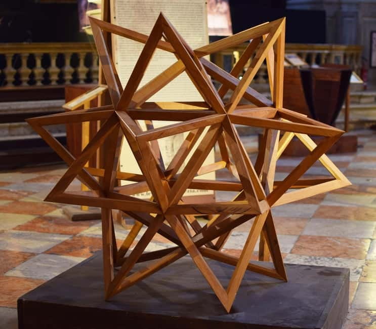 Museum of Leonardo da Vinci's working machines - The mechanics section: QR codes, working models, and real craft