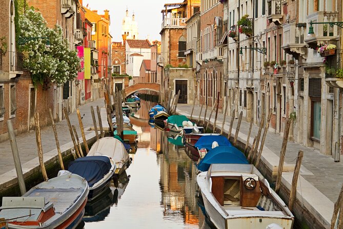 Mysterious Corners of Venice Walking Tour - Stop 3: Chiesa di San Giacomo di Rialto and the secret-passage lore