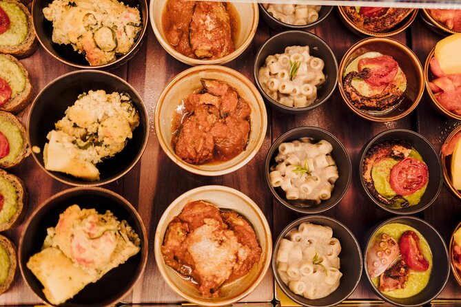 Natural Wine Tasting & Food Pairing with a Sommelier in Venice - Your 1.5-hour plan: 5 drinks paired with 5 cicchetti