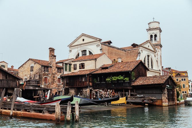 Off the Beaten Track in Venice: Private City Tour - Why this Dorsoduro-style Venice tour feels calmer than St Mark’s