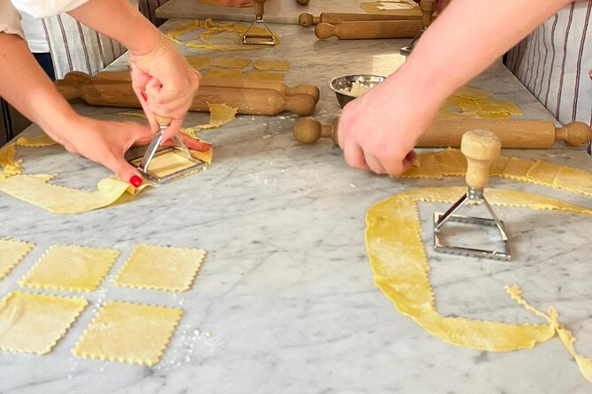 Pastamania in Venice with Wine Tasting and Gelato - The Real Value of $107.41 for a 3-Hour Class