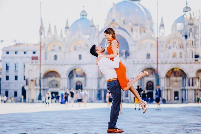 Photo shoot in Venice - The Real Value: How the Photographer Keeps You From Looking Stiff