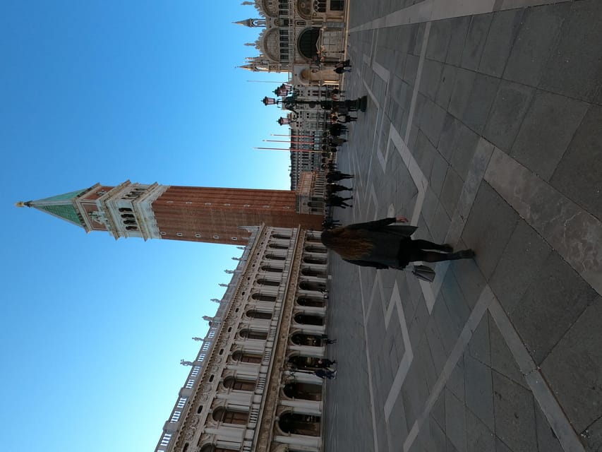 Photo with a professional photographer in Venice - Key things that make this Venice photo session worth it