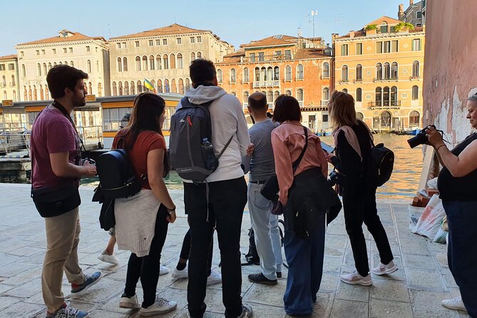 Photography workshop in the magical Venice (3h) - The Walk to Rialto: Street Photography Exercises in Real Streets